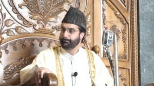 Mirwaiz urges all J&K parties to press for Article 370 restoration