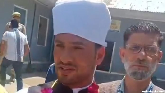 North Kashmir - Groom shows civic duty, casts vote before wedding North Kashmir: Groom shows civic duty, casts vote before wedding