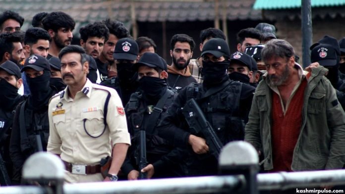 Rohit Shetty's ‘Singham Again’ shooting enthralls Downtown audience Rohit Shetty's ‘Singham Again’ shooting enthralls Downtown audience