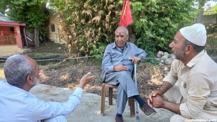 Kashmiri Pandits perform first Hawan in 35 years at Brari Mauj Temple in Pulwama