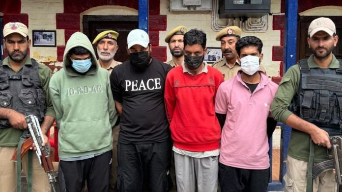 Pulwama Police seize 80 grams of Heroin, arrest four in major drug bust Pulwama Police seize 80 grams of Heroin, arrest four in major drug bust