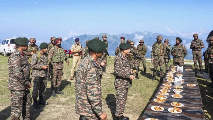 Army Chief General Upendra Dwivedi visits forward areas along the LoC in Keran