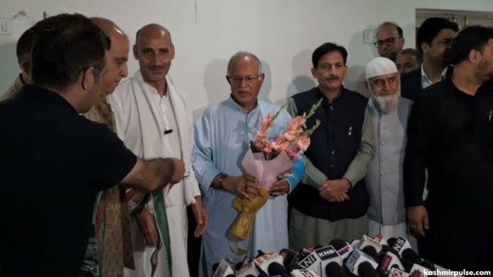Rights activist Irfan Hafiz Lone joins Congress Rights activist Irfan Hafiz Lone joins Congress