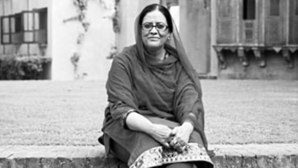 Poetess Naseem Shafaie in her early days