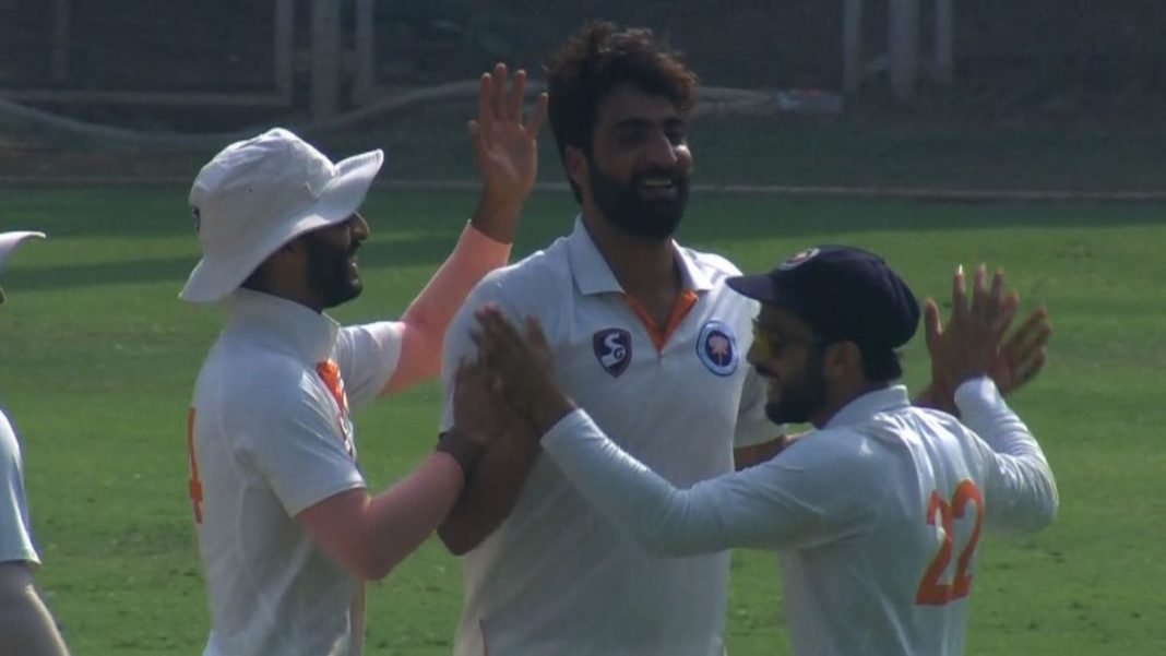 J&K dominate Day 1 of Ranji Trophy match against Mumbai, lead by 54 runs