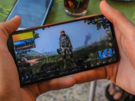 Playing Mobile Games