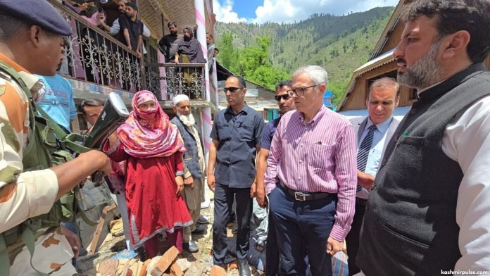Chief Minister Omar Abdullah visited the shelling-affected areas of Tangdhar Chief Minister Omar Abdullah visited the shelling-affected areas of Tangdhar