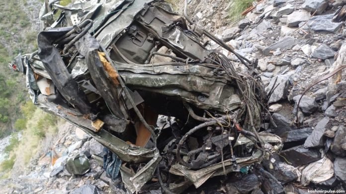 Three Indian Army personnel killed in Ramban road mishap Three Indian Army personnel killed in Ramban road mishap