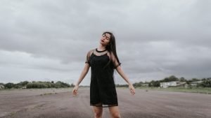 The Ultimate Guide to Choosing The Perfect Little Black Dress (LBD) for Curvy Figures