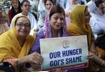 Congress begins 11-day hunger strike in Srinagar for statehood Scores of Congress leaders and workers assembled in Srinagar to demand for statehood