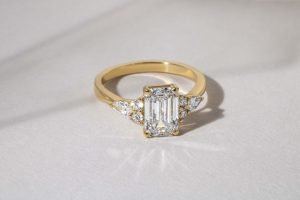 Beyond the Solitaire: Why Emerald Cuts Are the Most Underrated Stone Shape in Fine Jewellery