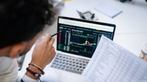 Risk Management in Option Trading: How to Limit Losses and Protect Capital
