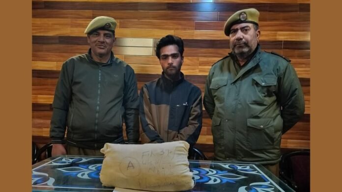 Pulwama Police apprehend suspected drug peddler near Women’s Degree College
