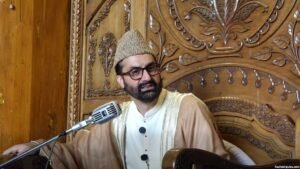 Kashmir’s chief cleric condemns threats against Kashmiri Pandits