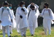 J&K’s Higher Secondary enrollment ratio falls to 44.8%, NITI Aayog data shows Students arrive at Kothi Bagh Higher secondary school in Srinagar on September 21, 2020