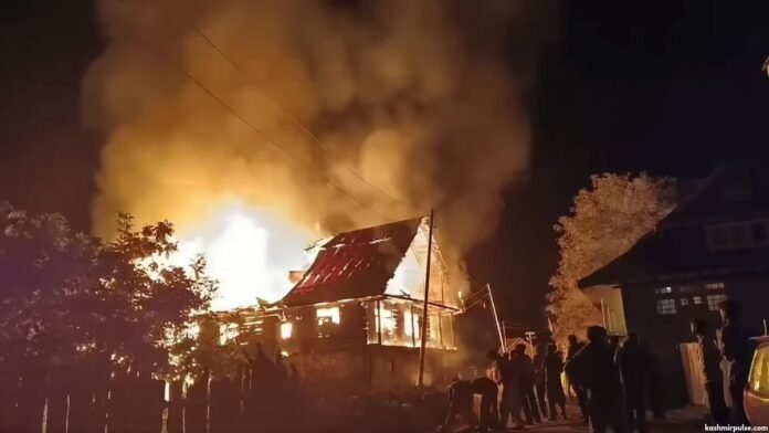 10 houses gutted in overnight fire in Kishtwar