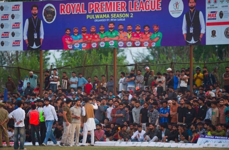 Royal Premier League final draws thousands to Pulwama