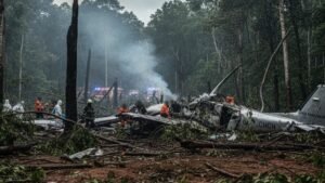 17 killed as Congolese army plane crashes in southwest DRC