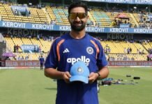 Auqib Nabi makes ODI debut, becomes third J&K cricketer to play for India Auqib Nabi makes ODI debut, becomes third J&K cricketer to play for India