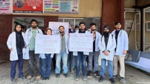 GMC Handwara PG doctors protest over stipend disparity
