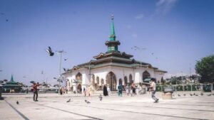 Poshak Bandi marks beginning of Sheikh Nooruddin Noorani’s annual Urs at Charar-i-Sharief