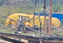 Sopore authorities demolish shed allegedly occupied by Afzal Guru’s relatives Sopore authorities demolish shed allegedly occupied by Afzal Guru’s relatives